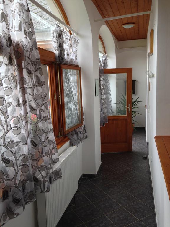 Petra Apartmanok Velem Chambre photo