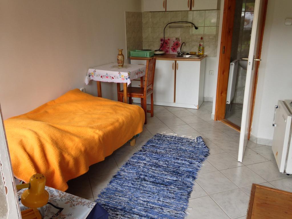Petra Apartmanok Velem Chambre photo