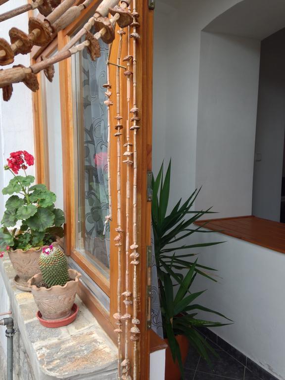Petra Apartmanok Velem Chambre photo