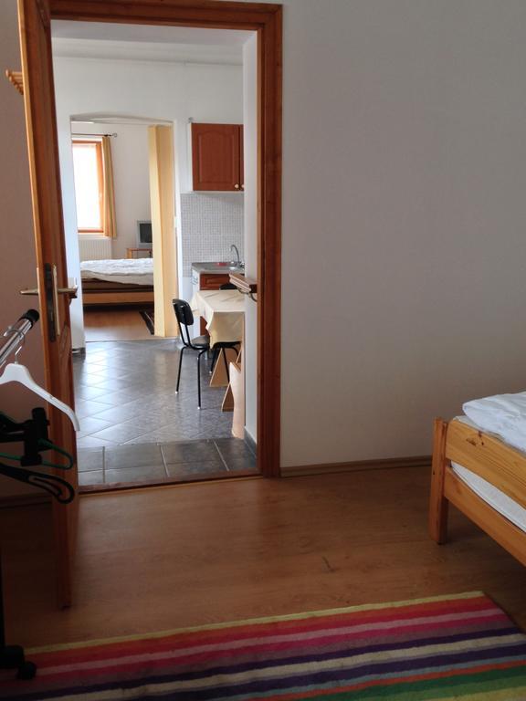 Petra Apartmanok Velem Chambre photo